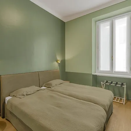 Ref 2084 - Center With A Balcony To Rent