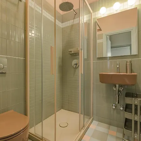 شقة Ref 2084 - Center With A Balcony To Rent *